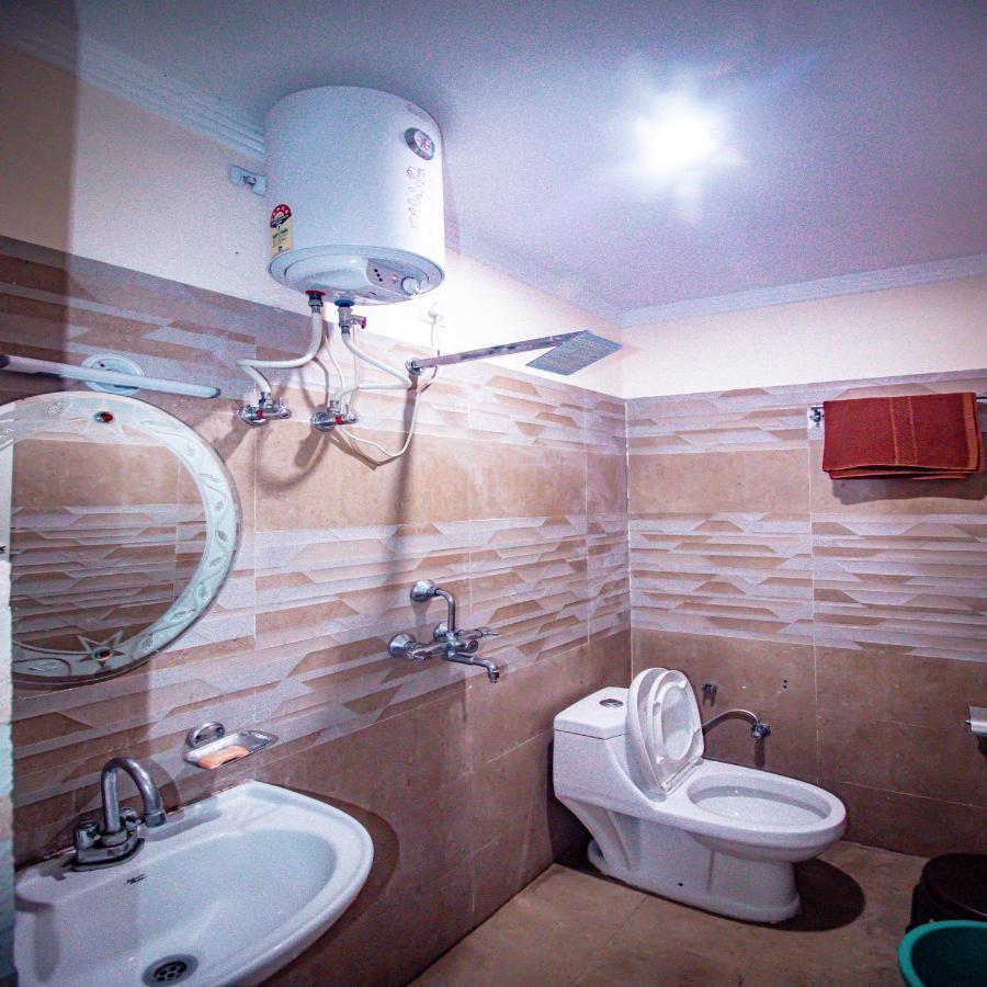 Triple One Hotel Tapovan Rishikesh,Near Laxman Jhula Eksteriør billede