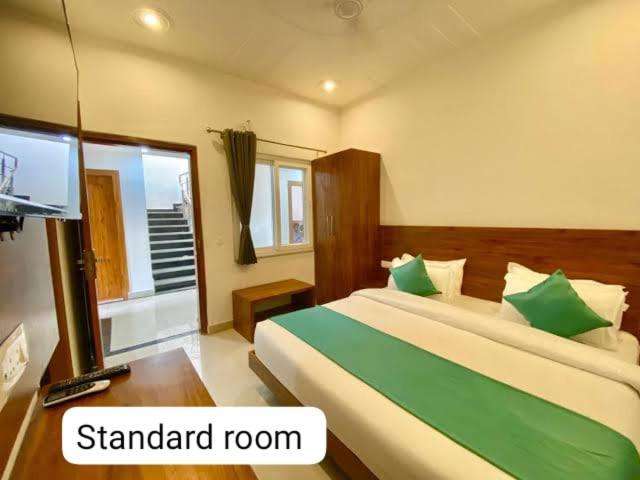 Triple One Hotel Tapovan Rishikesh,Near Laxman Jhula Eksteriør billede