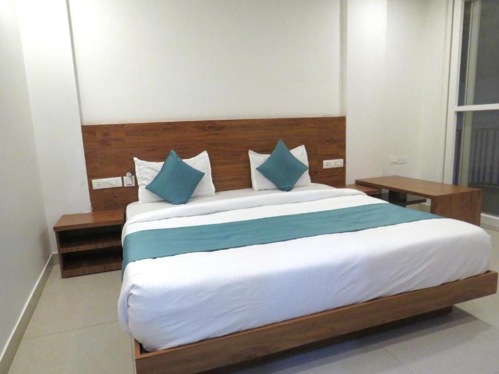 Triple One Hotel Tapovan Rishikesh,Near Laxman Jhula Eksteriør billede
